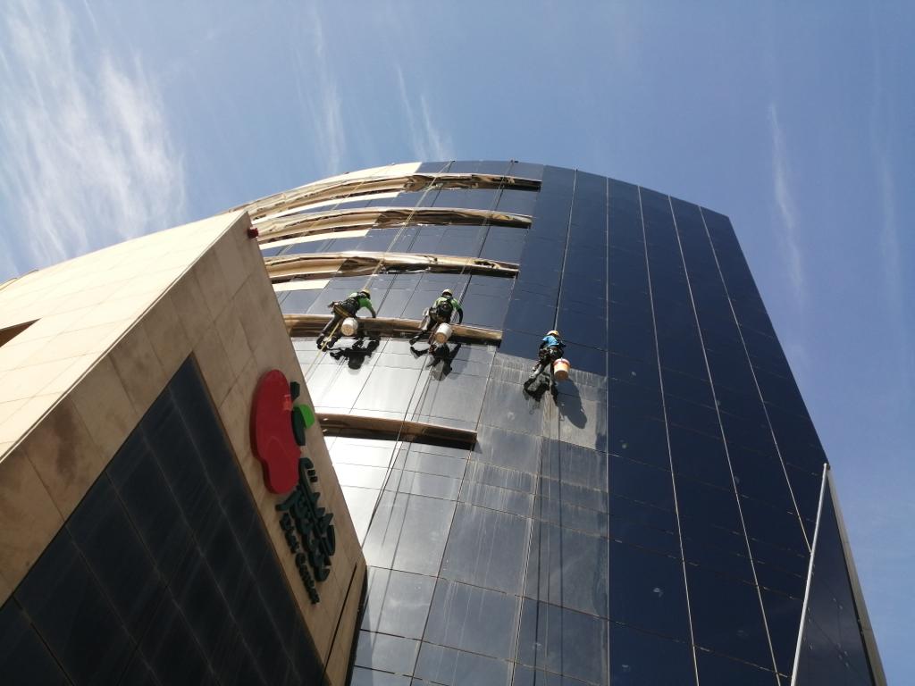 تنظيف واجهات
